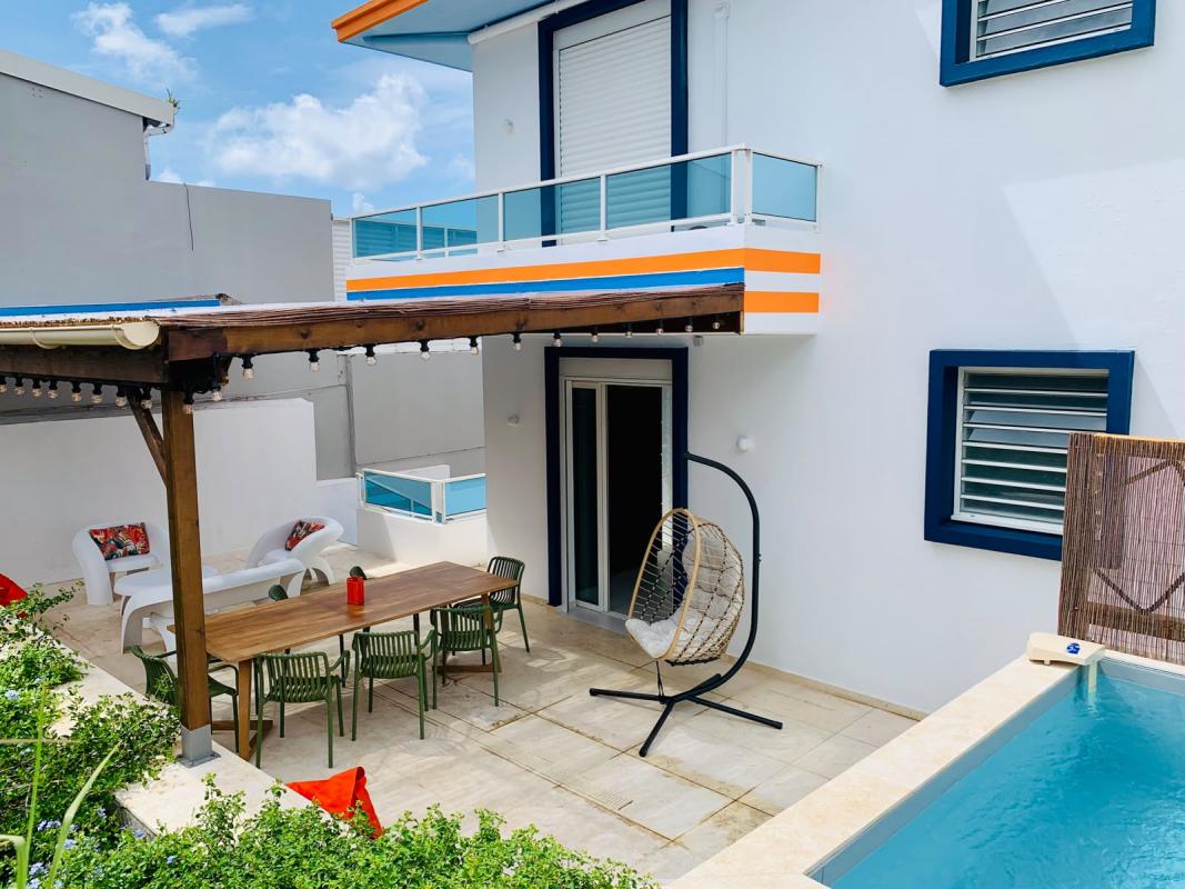 location-villa-martinique-le-diamant-vue-rocher-piscine-MQDI115-exterieur 2